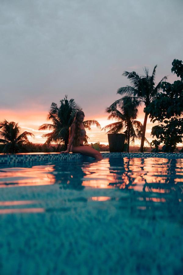 Lexias Hostel And Workspace - Siargao Catangnan Zewnętrze zdjęcie